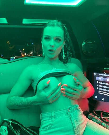 two onlyfans nude pic