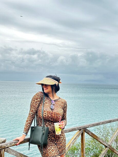 livvycherry pornstar photo