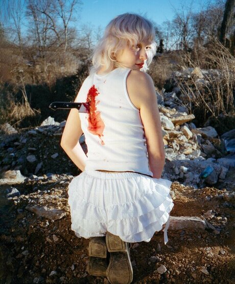 Girlpuppy erotic model image