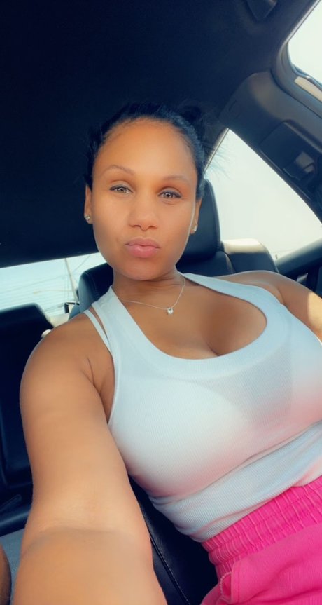 Prissy Da Baddie top model pics