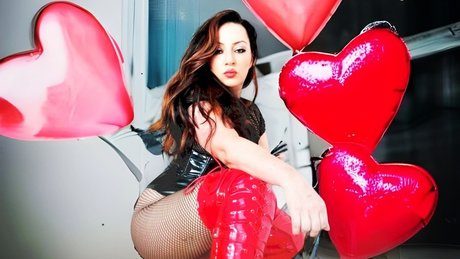 Lady Scarlett Fate model top pictures