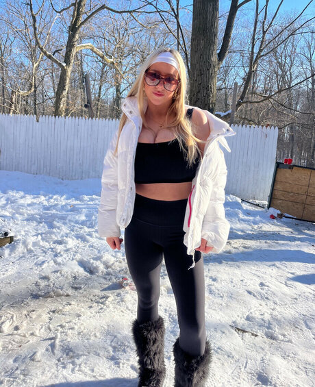 Jacklyn Roper naked model photo