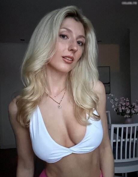 Tina Nora naked actress picture