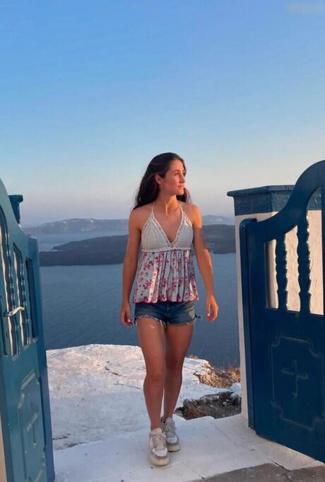 Prominent model art photos