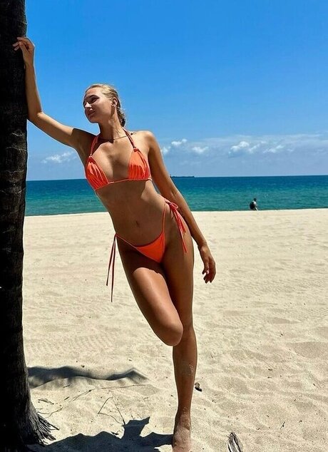 petite girls onlyfans hot image