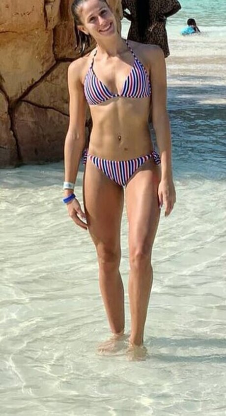 thick latina milf onlyfans adult gallery