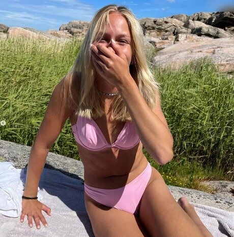 mature wife onlyfans exclusive image