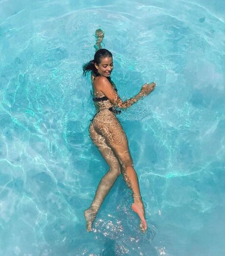 Prominent naked star gallery