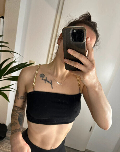 thick trans onlyfans porno images