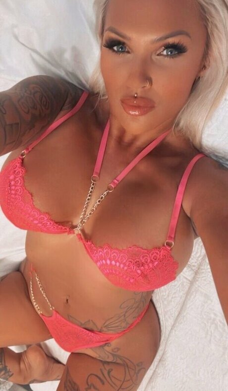 Camilla Jayne nice pornstar pics