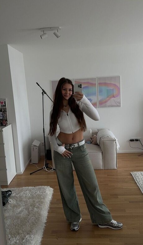 shemale cum in mouth onlyfans hot nude pic