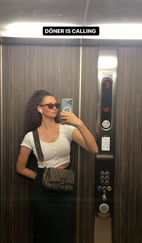 blonde tits onlyfans adult pictures