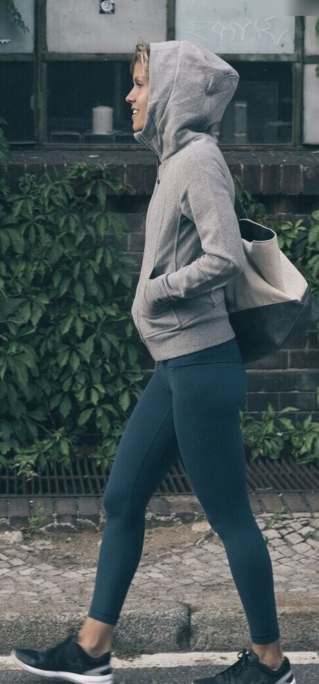 blowjob brunette onlyfans free nude images