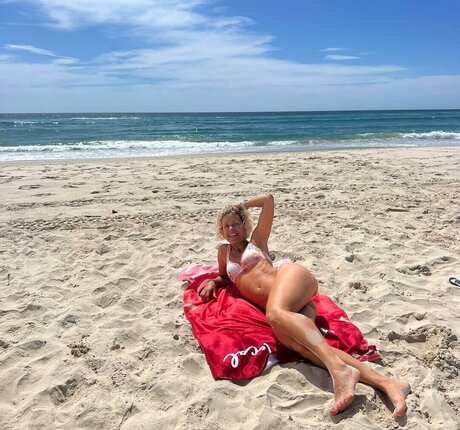 thick latina milf onlyfans free image