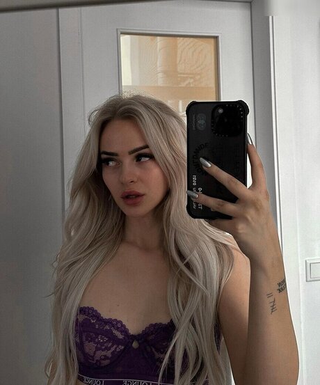 squat onlyfans naked image