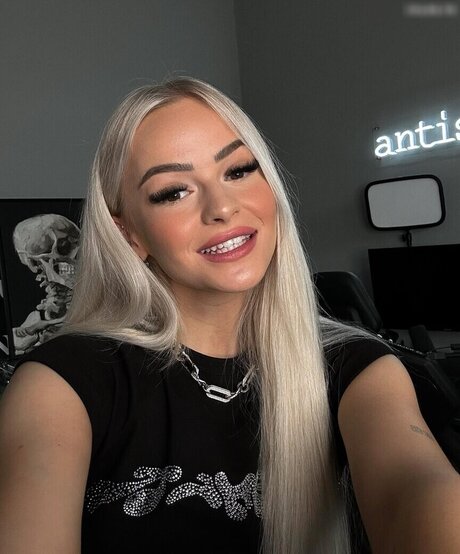 shemale cum in mouth onlyfans adult img