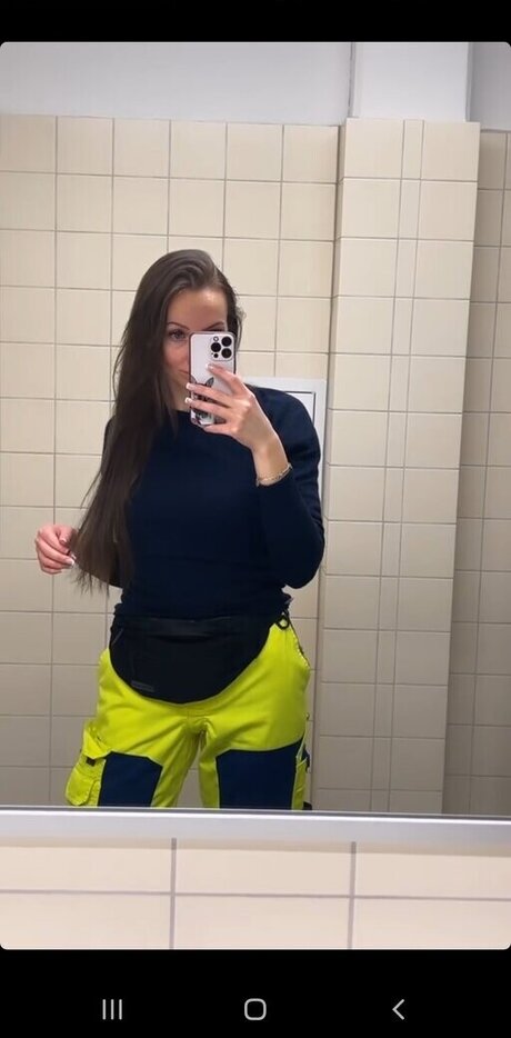 Gina Holly hot model pic