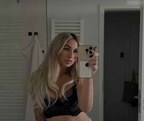 horny girls onlyfans hot naked photo