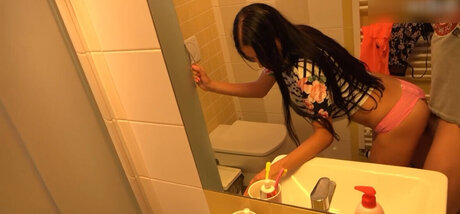 Evelin Dellai adult model archive