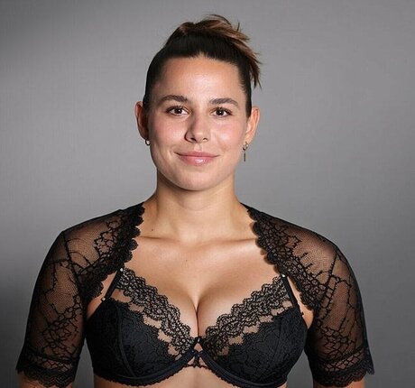 midget girls onlyfans top picture