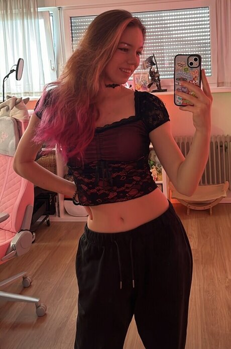 Roflgirl_ model sexy picture