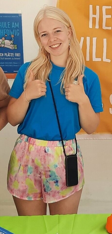 famous onlyfans pornographic pic