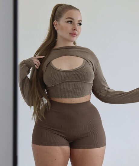 Emma Christina nice actress pics