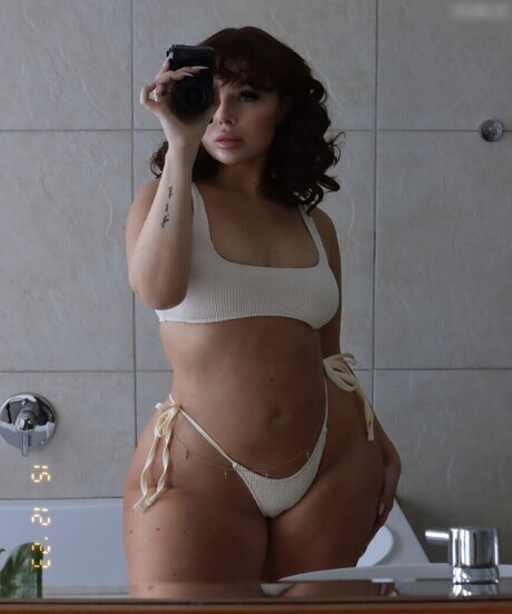 Emma Christina naked actress photo