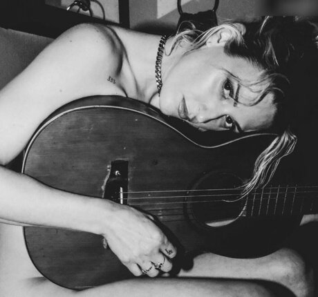 Emily Armstrong star best images