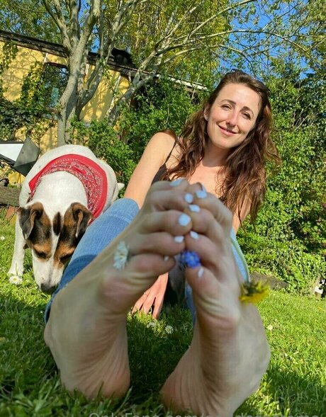 Goddess Croma model erotic pictures