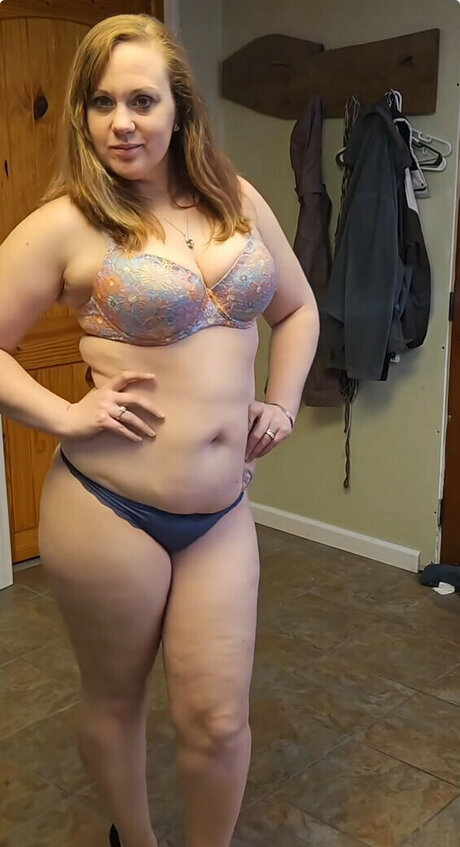 lianamarie0917 model pornographic pics