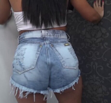 curvy girl onlyfans art nude image