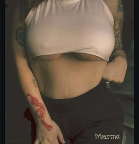 Astrolgygrl model high quality pics