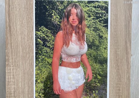 Cum Tributes star exclusive pic