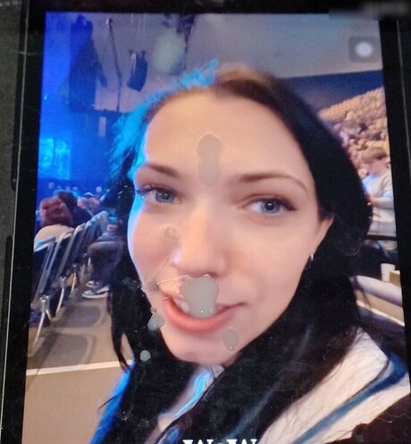 Cum Tributes top actress img