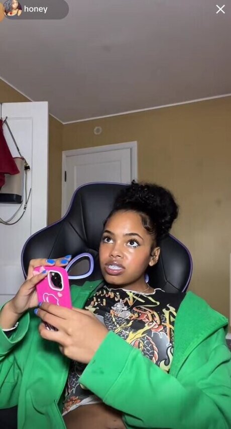 Mearathedoll star nudes picture