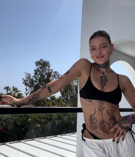 beautiful japanese onlyfans naked photo