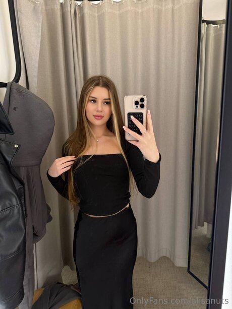 Alisanuts adult star image