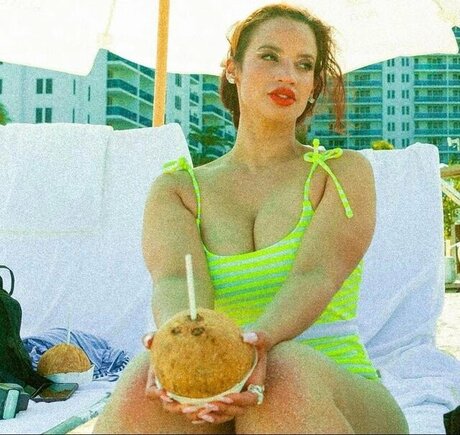 Dascha Polanco hot model gallery