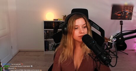 FormulaLena free pornstar image