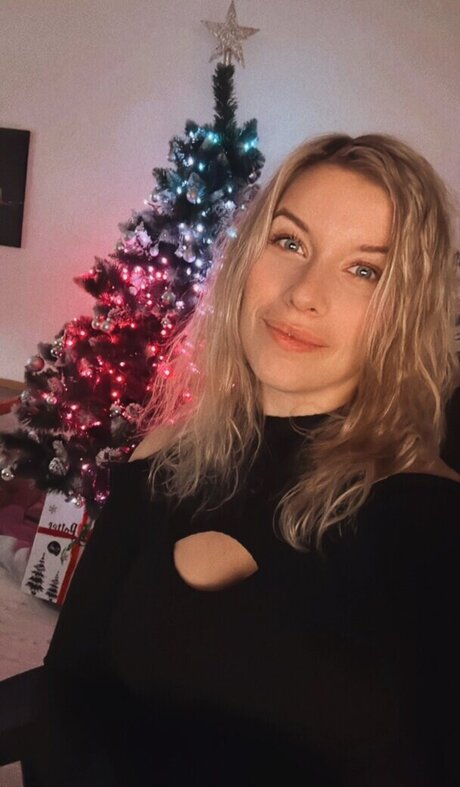 FormulaLena exclusive pornstar pictures