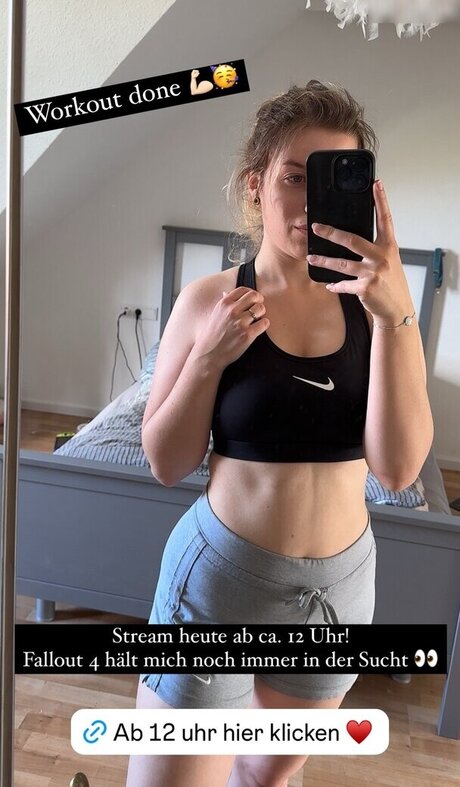 mommy onlyfans beautiful naked pic