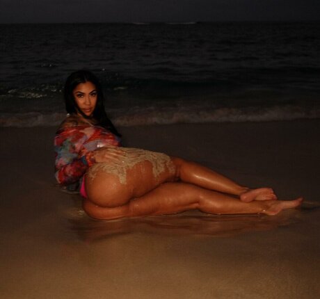 Queen Naija nude star galleries
