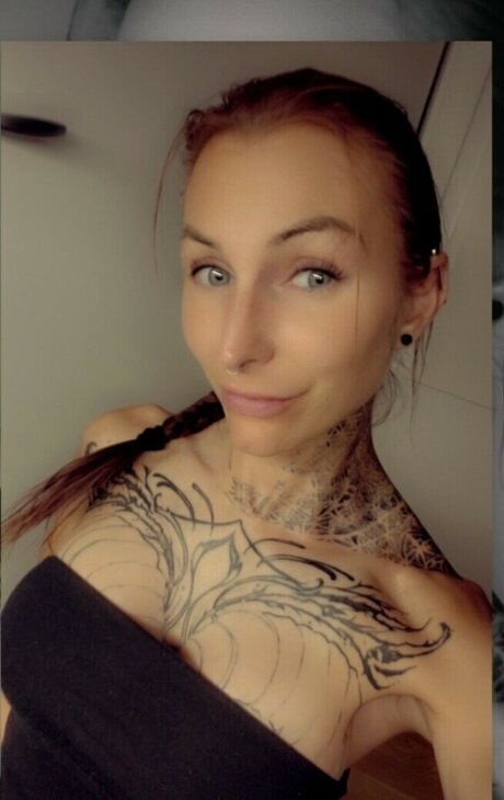 Swe Mela beautiful star img