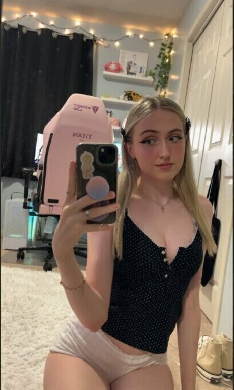 blonde milf big tits onlyfans beautiful naked pictures