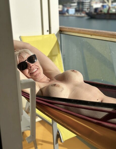 SarahSeven sex star images