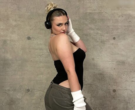 Michelle Knaub star photos