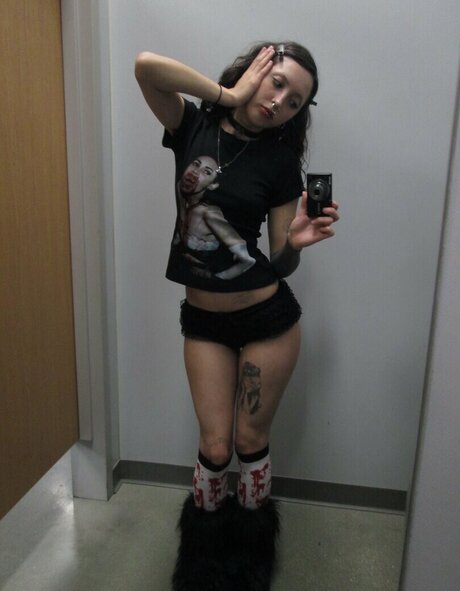 Wuvmia pornographic star galleries