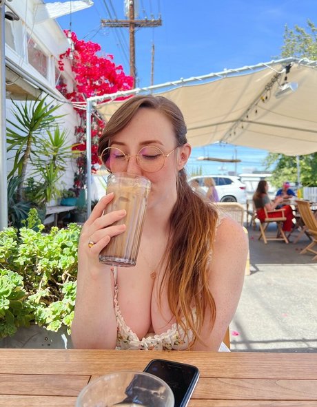 Kari Keone star high quality photos