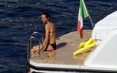 Jennifer Connelly adult model img